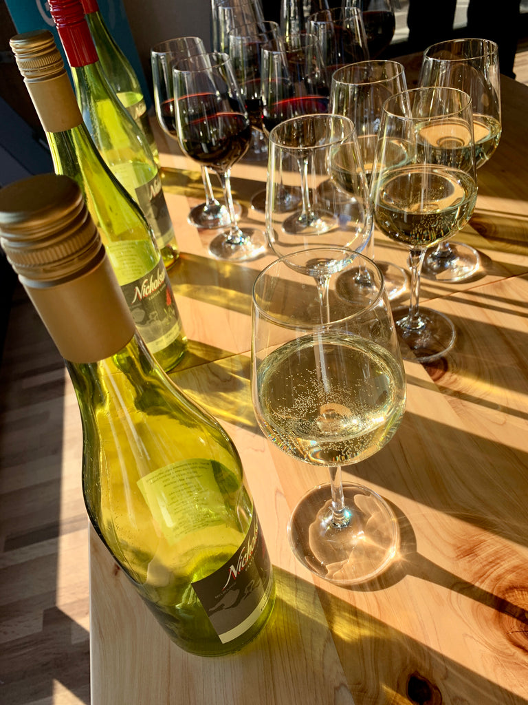 How to Eat Wine (OR Become a Wine Connoisseur in 5 minutes)